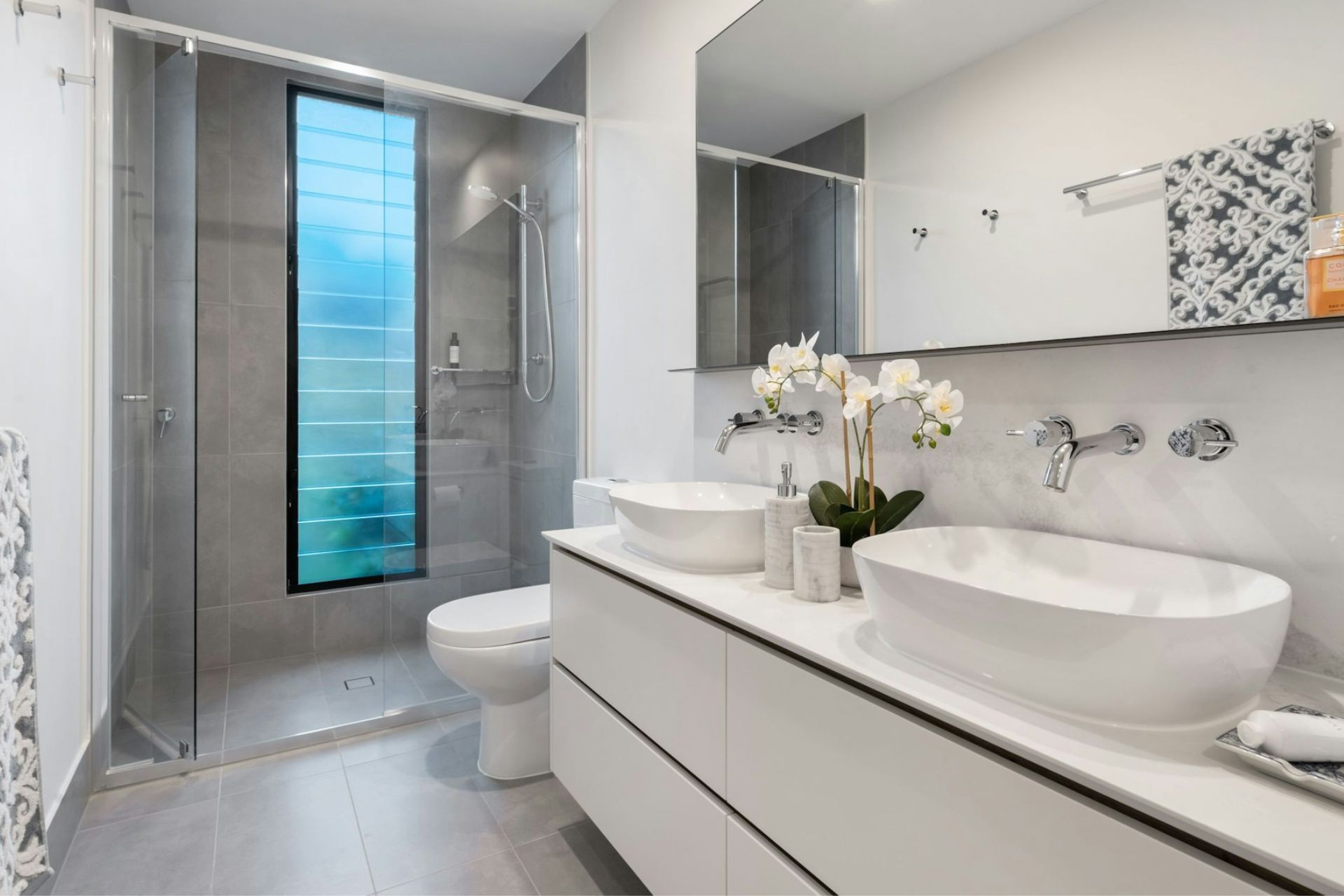 bathroom-showroom-cheektowaga Walk-In Showers Orchard Park